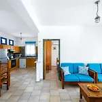 Azzurro Villa Peyia