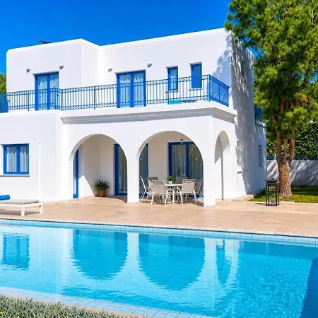 Azzurro Villa Peyia