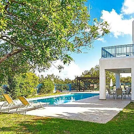 Villa Azzurro Peyia